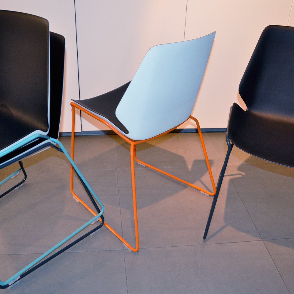 4 CHAISES ``FOLD`` de POLIFORM
